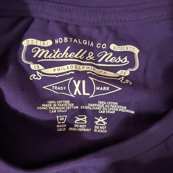 Mitchell & Ness Toronto Raptors shirt - Picture 2 of 2